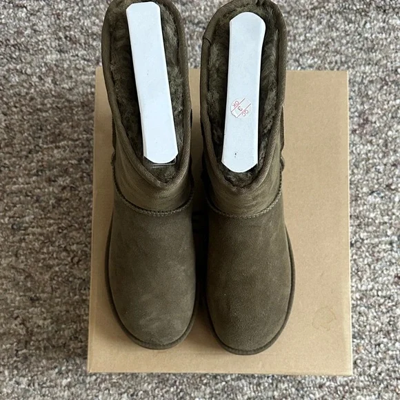 Ugg boots Classic Suede Shearling Boots - Olive - Picture 2 of 14